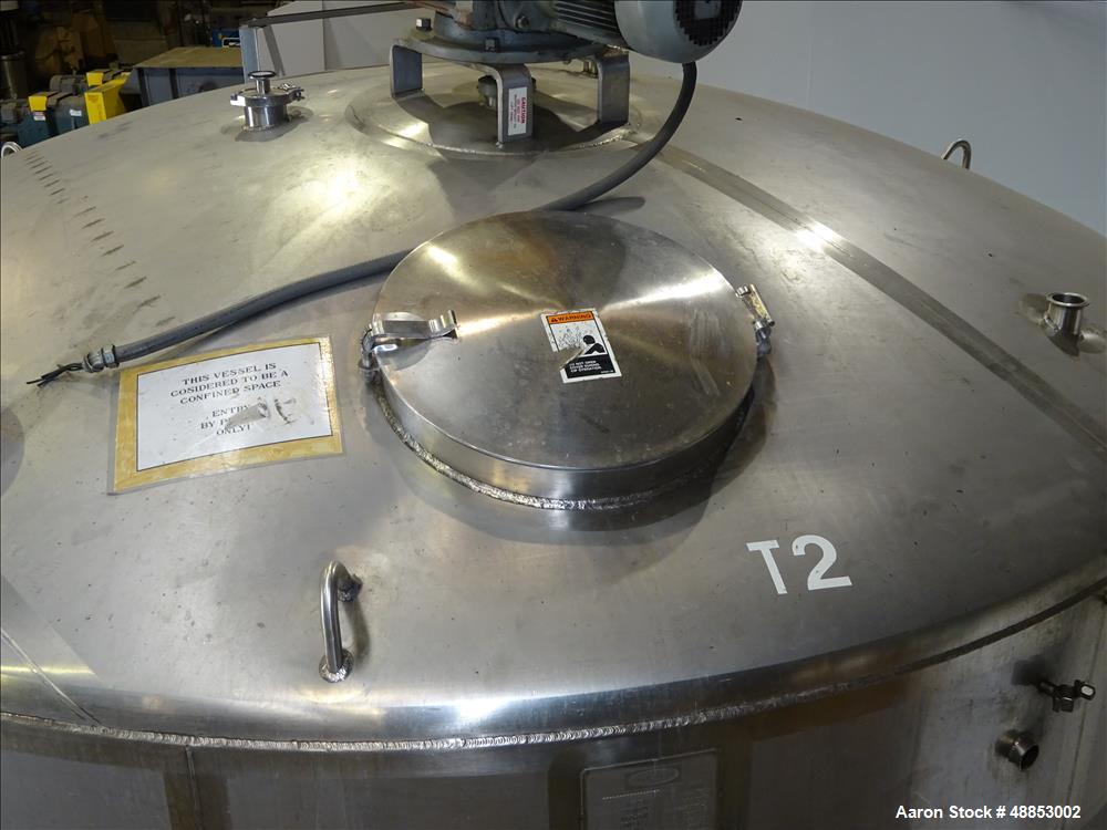 Used Walker Jacketed Tank. 6000 Gallon, Vertical 304 Stainless Steel.