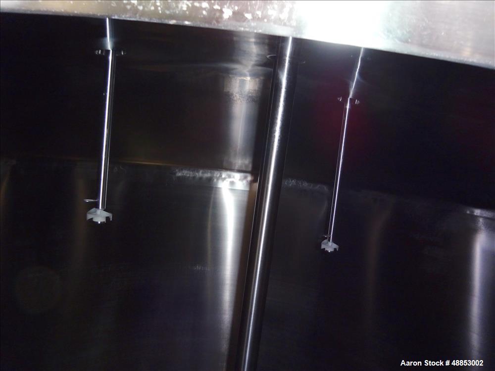 Used Walker Jacketed Tank. 6000 Gallon, Vertical 304 Stainless Steel.