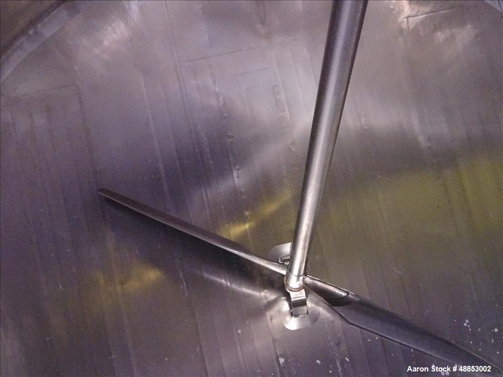 Used Walker Jacketed Tank. 6000 Gallon, Vertical 304 Stainless Steel.