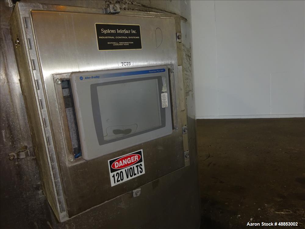 Used Walker Jacketed Tank. 6000 Gallon, Vertical 304 Stainless Steel.