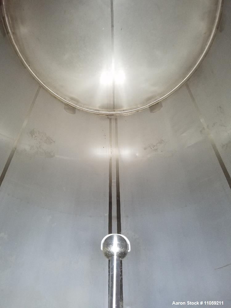 Used- Walker 5000 Gallon Stainless Steel Vertical Storage Tank