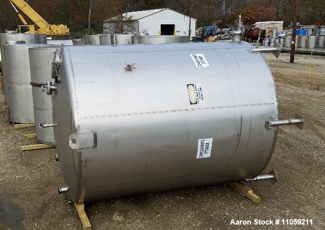 Used- Walker 5000 Gallon Stainless Steel Vertical Storage Tank