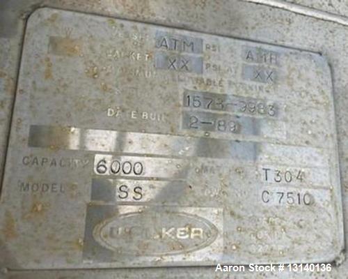 Used Walker 6000 Gallon T304 Stainless Steel Vertical Food Grade Tank