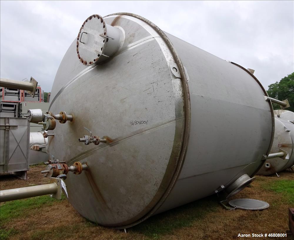 Used Walker 9000 Gallon Stainless Tank