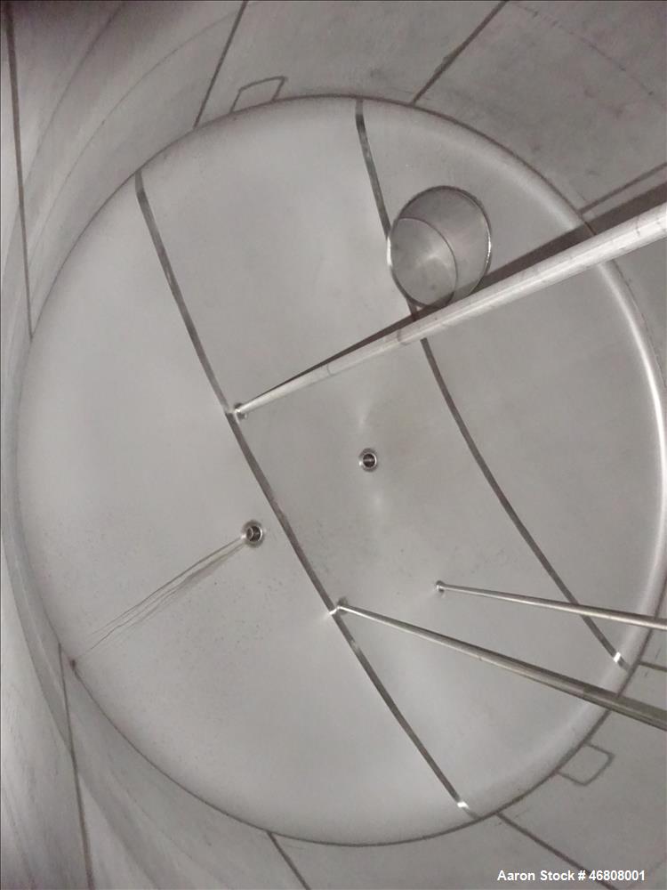 Used Walker 9000 Gallon Stainless Tank