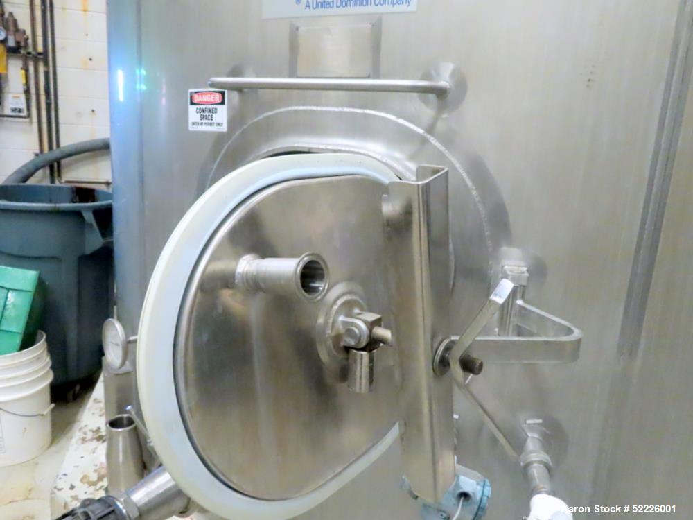 Used Waukesha Cherry Burrell 6,000 Gallon 316L Stainless Steel Vertical Insulate