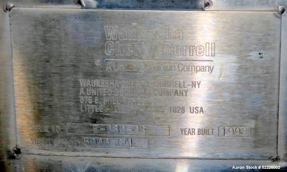 Used Waukesha Cherry Burrell 5,000 Gallon 316L Stainless Steel Vertical Insulate