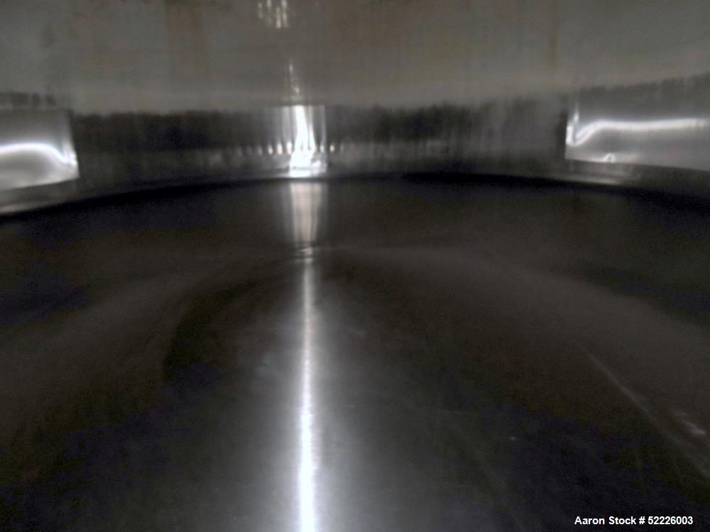 Used Waukesha Cherry Burrell 5,000 Gallon 316L Stainless Steel Vertical Insulate