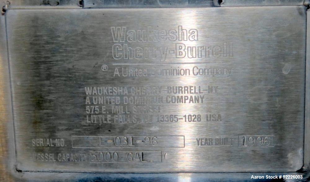 Used Waukesha Cherry Burrell 5,000 Gallon 316L Stainless Steel Vertical Insulate