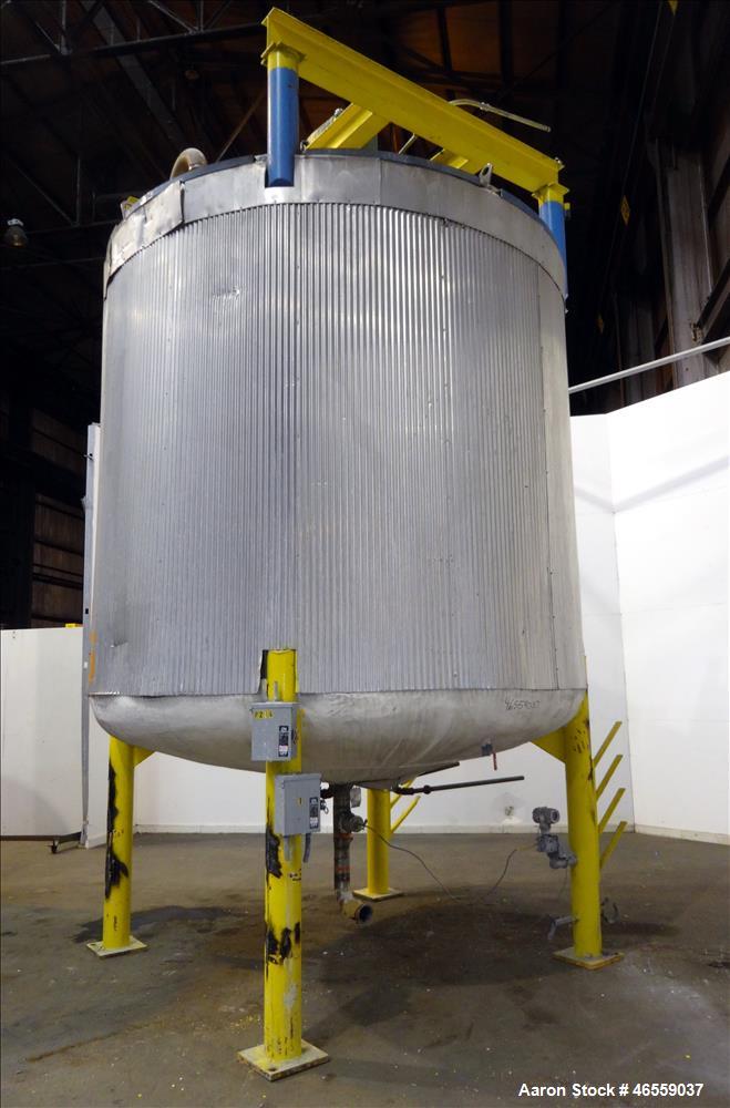Used Zero Manufacturing Mixing Tank, Model ZS, 6,000 Gallon, 316 Stainless Steel, Vertical. Approximate 120" diameter x 112" straight side. Single Shell, Insulated, dished top and bottom. Carbon stee...