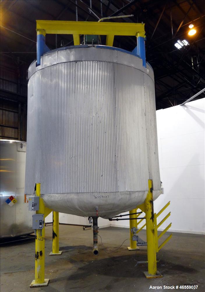 Used Zero Manufacturing Mixing Tank, Model ZS, 6,000 Gallon, 316 Stainless Steel, Vertical. Approximate 120" diameter x 112" straight side. Single Shell, Insulated, dished top and bottom. Carbon stee...