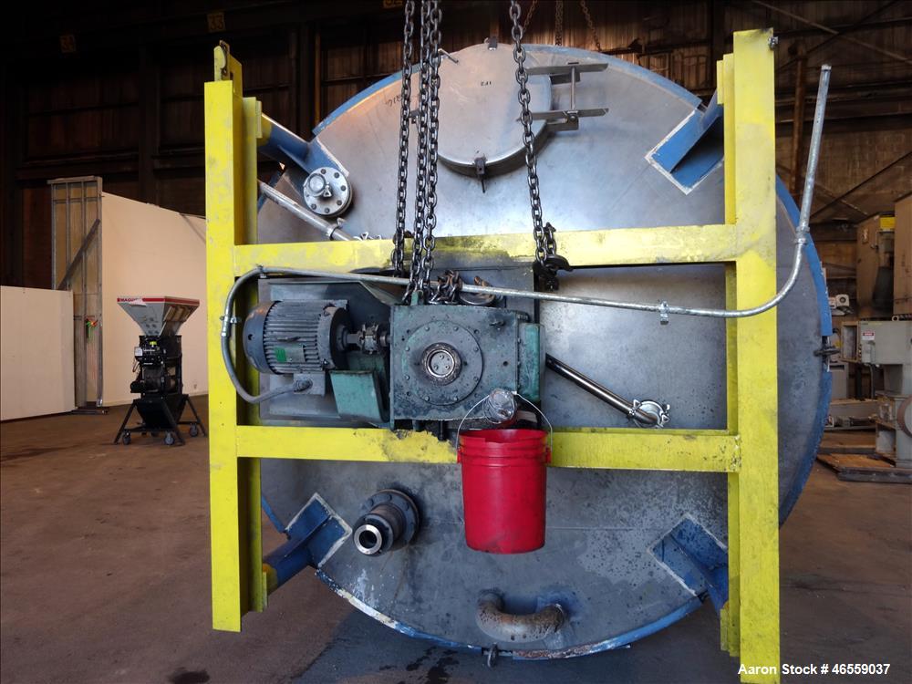 Used Zero Manufacturing Mixing Tank, Model ZS, 6,000 Gallon, 316 Stainless Steel, Vertical. Approximate 120" diameter x 112" straight side. Single Shell, Insulated, dished top and bottom. Carbon stee...