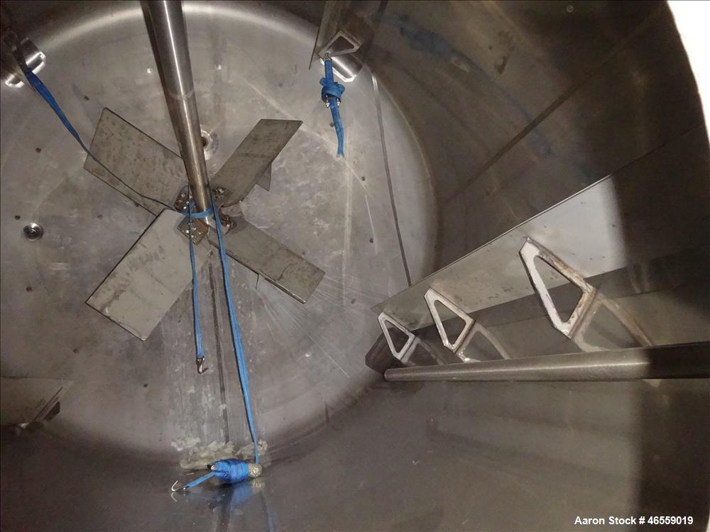 Used Zero Manufacturing Mixing Tank, 6,000 Gallon, 316 Stainless Steel, Vertical. Approximately 120" diameter x 106" straight side. Dished Top, Dish Bottom. Single Shell, Insulated. Carbon steel I-be...