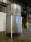 Used Tank, Approximate 5,5000 Gallon, 304 Stainless Steel, Vertical