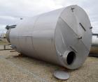Used Tank, 8,000 Gallon, 304 Stainless Steel, Vertical. 