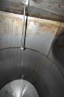 Used Tank, 8,000 Gallon, 304 Stainless Steel, Vertical. 