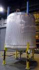 Used Zero Manufacturing Tank, Model ZS, 6,000 Gallon, 316 Stainless Steel, Vertical. Approximate 120