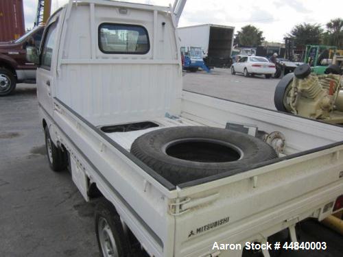 Used Mitsubishi V-U42THNDV Utility Vehicle