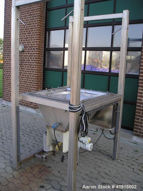 Used USF Wallace & Tiernan Dry Polymer Mixer with a DP 5.0 VMZ powder preparation unit. Max powder dosaging 66 lbs/h (30 kg/h), max output 344 gallons/h (1300 liters/h), with an A-729 GS/GM stainless...
